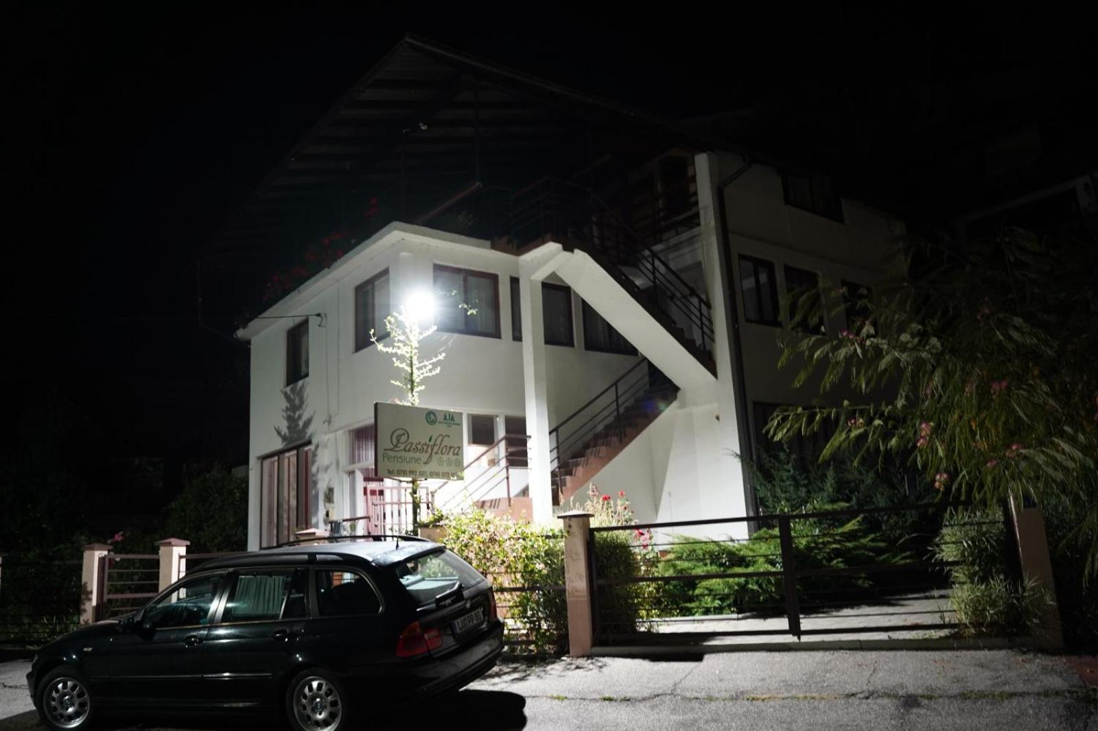 Passiflora Hotel Voineasa Eksteriør billede